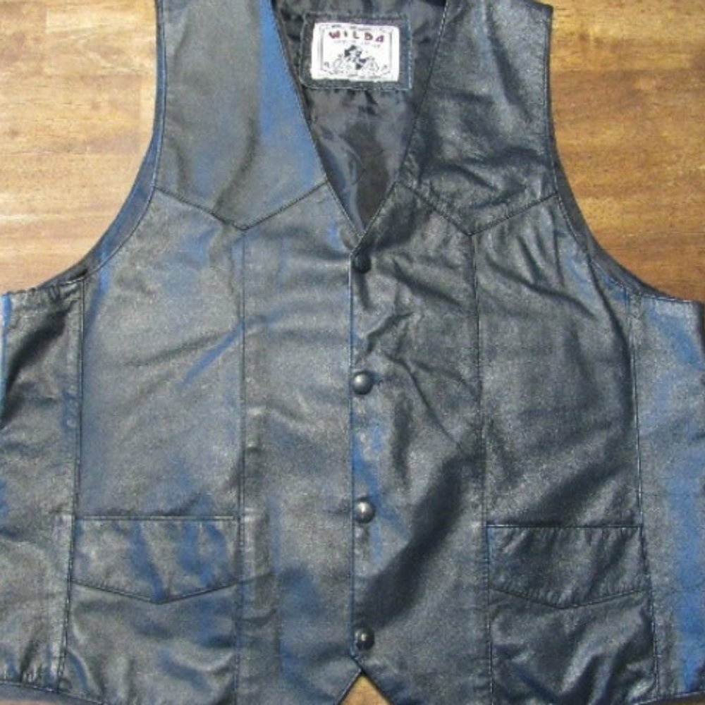 Wilda Leather Motorcycle Vest Black Snap buttons Sz Large
